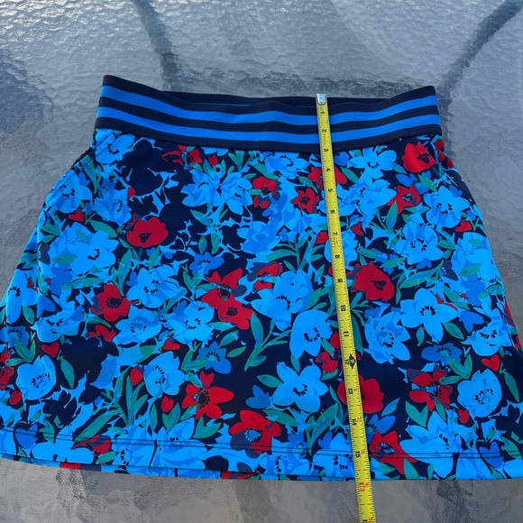 PGA TOUR APPAREL Floral skort size S - Picture 4 of 5